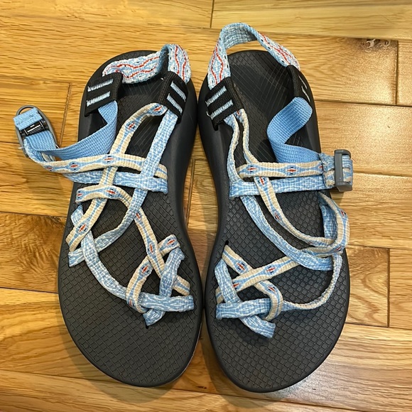 Chaco Shoes Chacos White And Blue Pattern Size 7 Poshmark